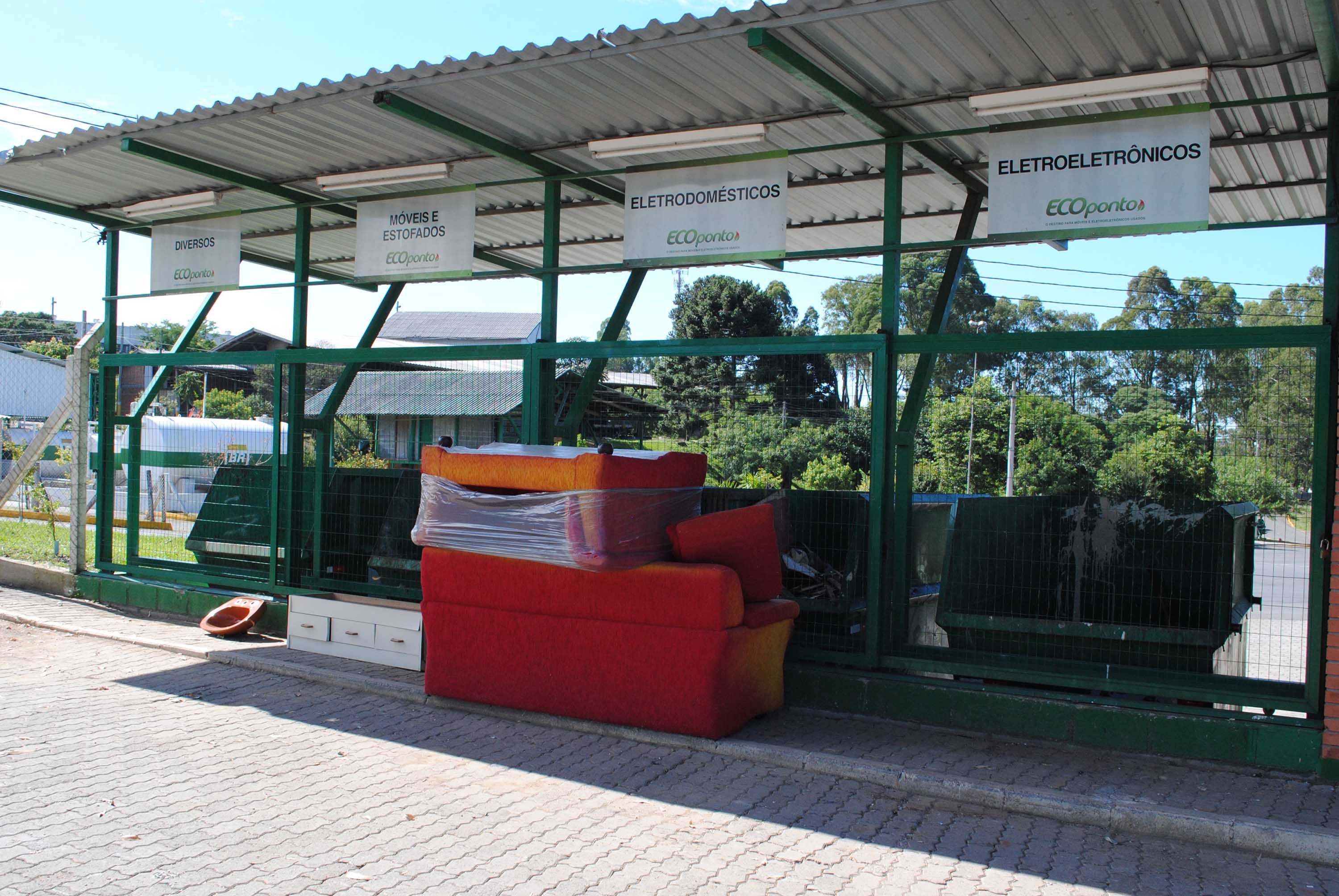  Ecoponto beneficiou 700 famílias em 2015