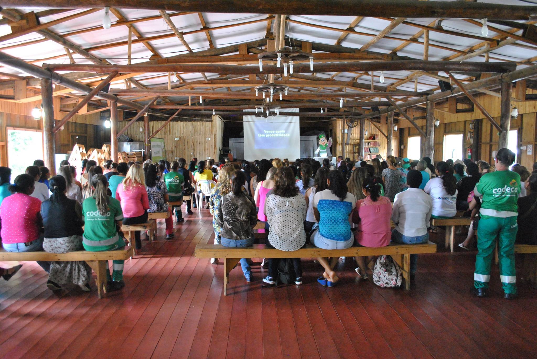  Codeca presta homenagem às funcionárias no Dia da Mulher