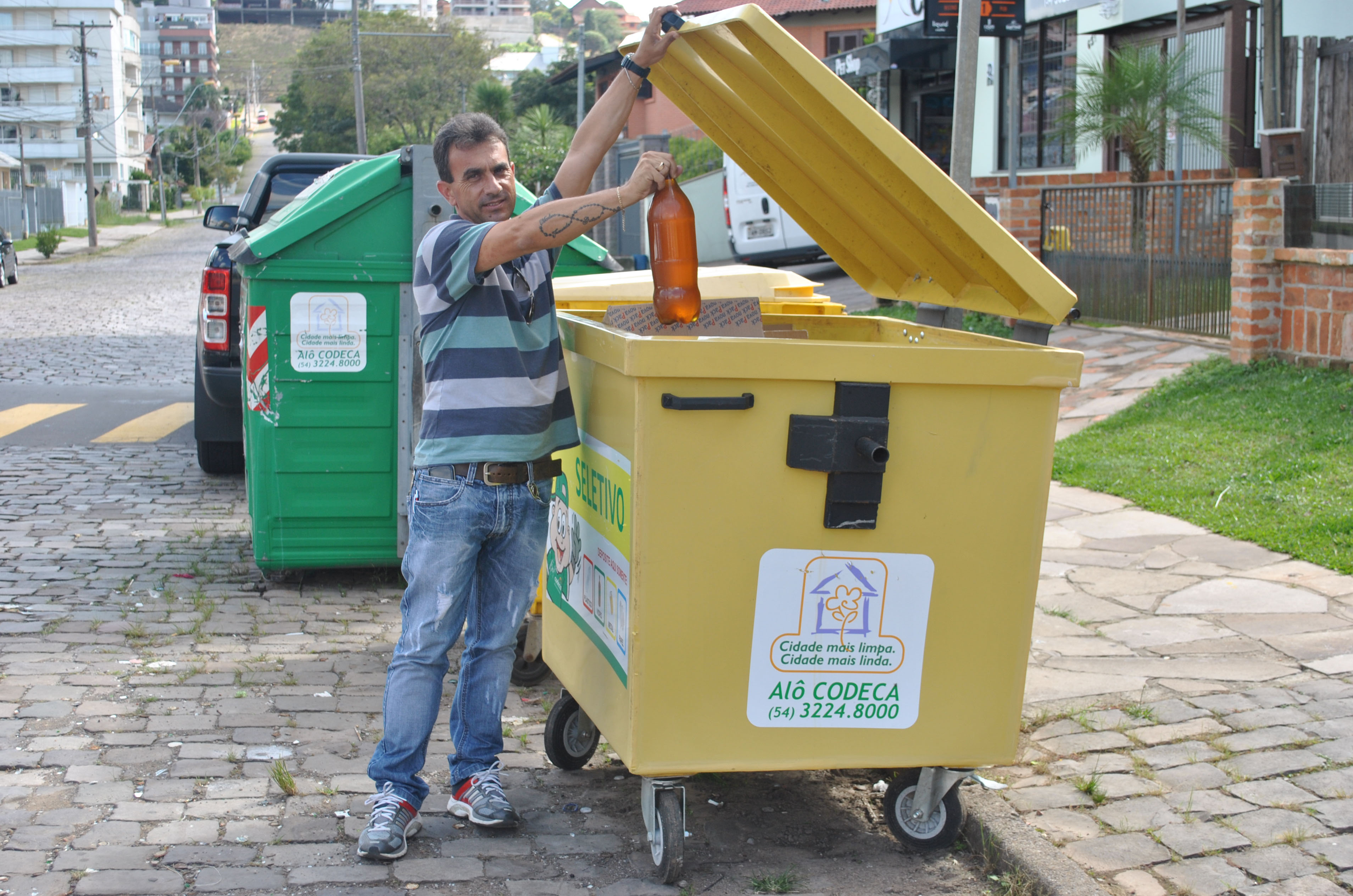  Codeca alerta para o descarte correto do óleo de cozinha 