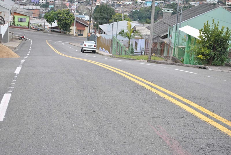  CODECA executa sinalização horizontal nos bairros Planalto e São Victor Cohab