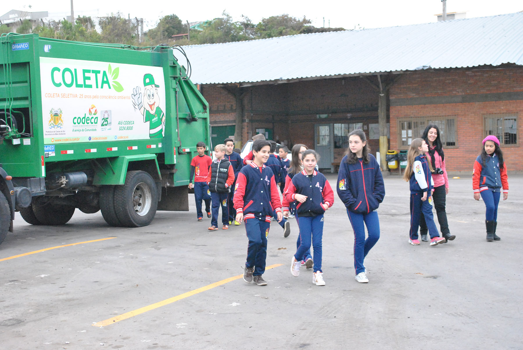  Escola farroupilhense participa do roteiro Caminhos do Lixo