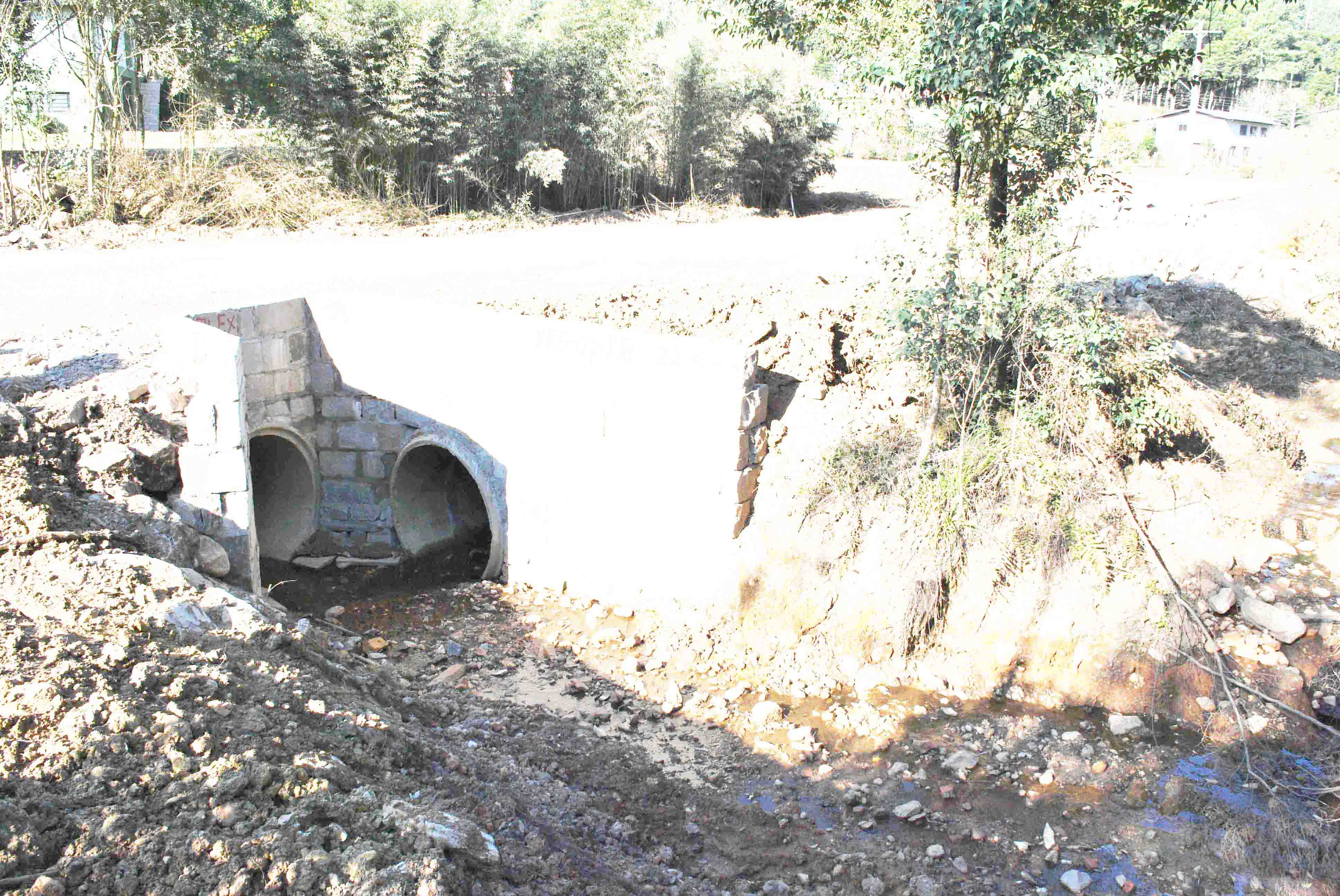  Avançam as obras na Estrada Municipal Olímpio Miotto, em Ana Rech