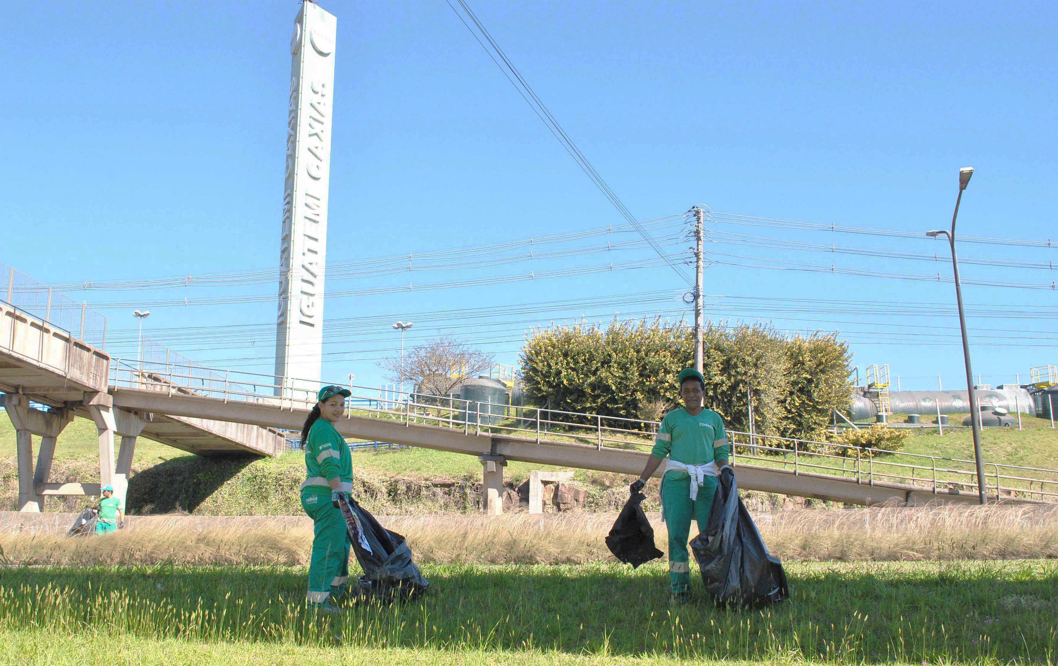  CODECA realiza limpeza na RS 122