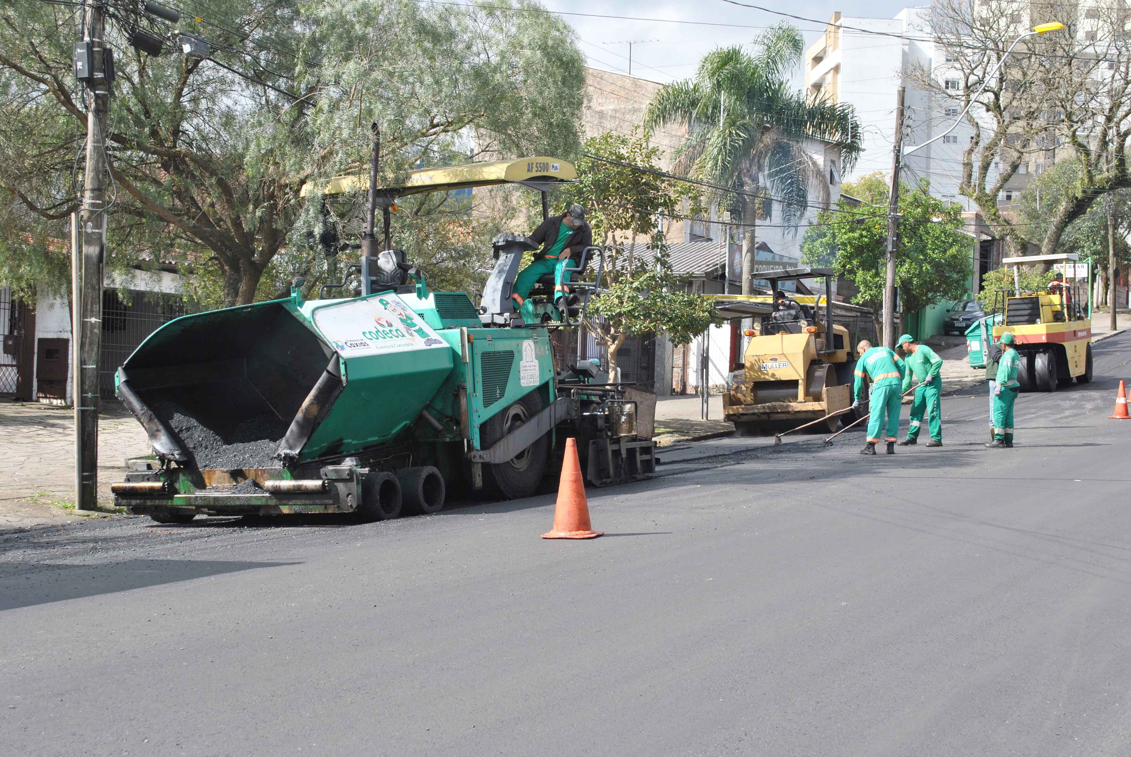  CODECA executa pavimentação asfáltica no bairro Sagrada Família