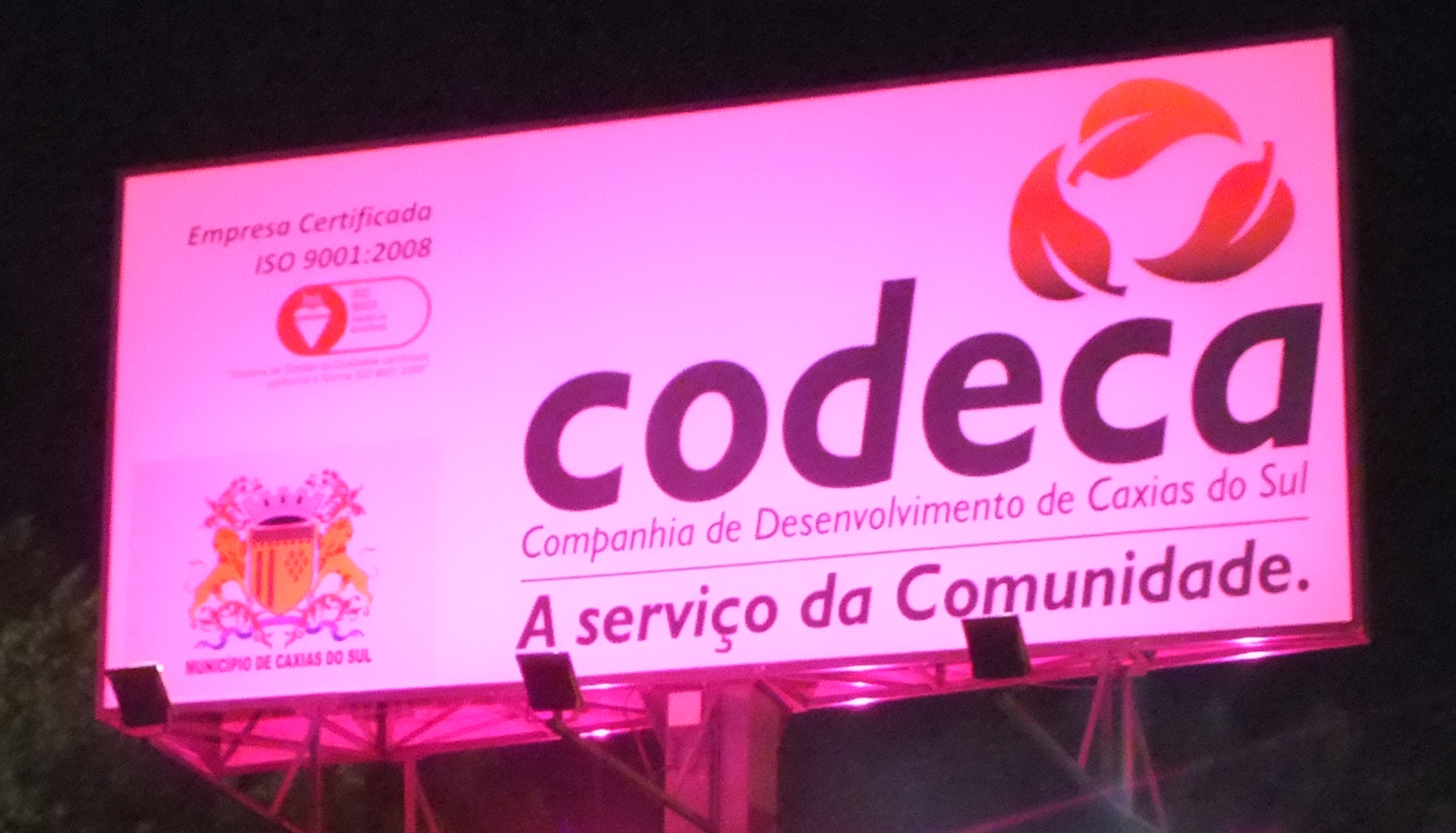  Outubro Rosa: prédios públicos estão iluminados mobilizados contra o câncer de mama