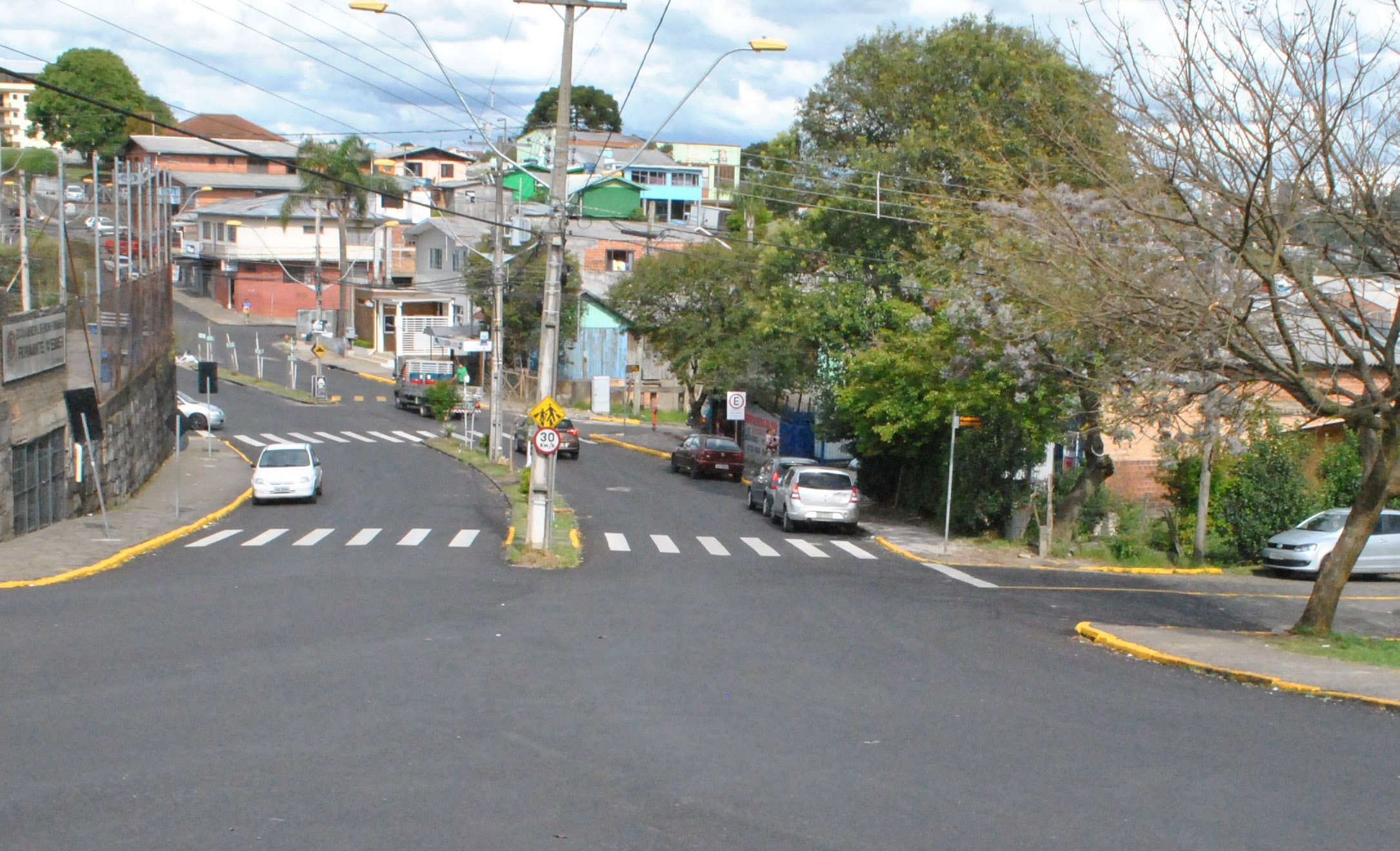  CODECA conclui pavimentação asfáltica no bairro Pioneiro