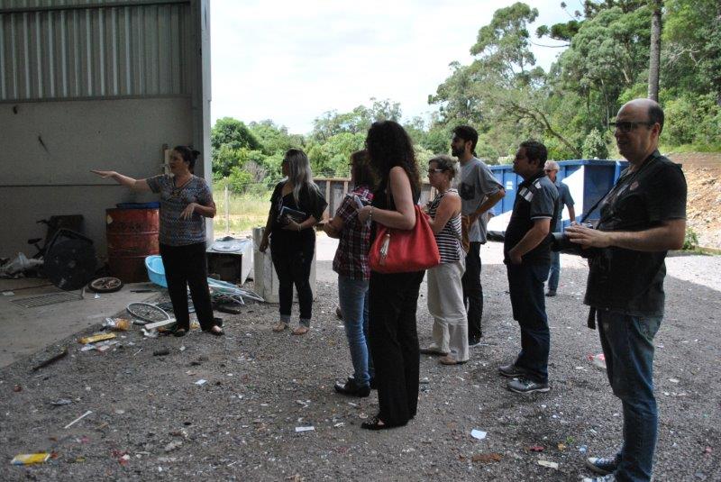  Empresários do Singraf conhecem Estação de Transbordo e Associação de Reciclagem