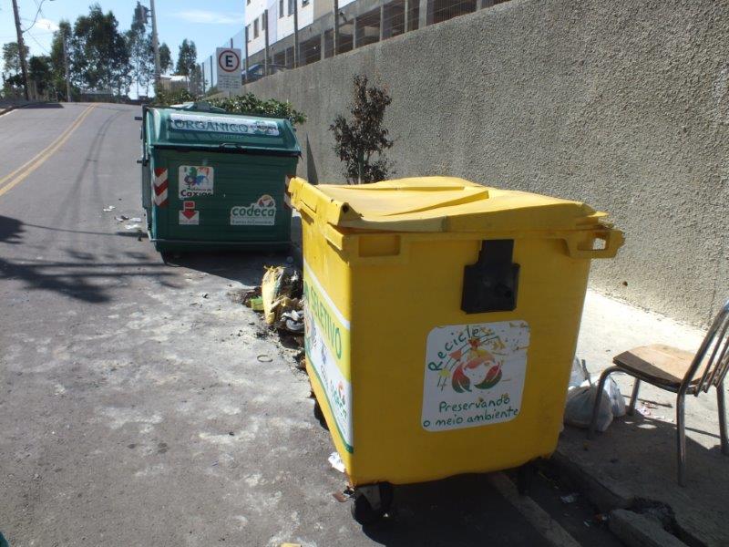  Codeca lança campanha para combater a queima de contêineres de resíduos em Caxias