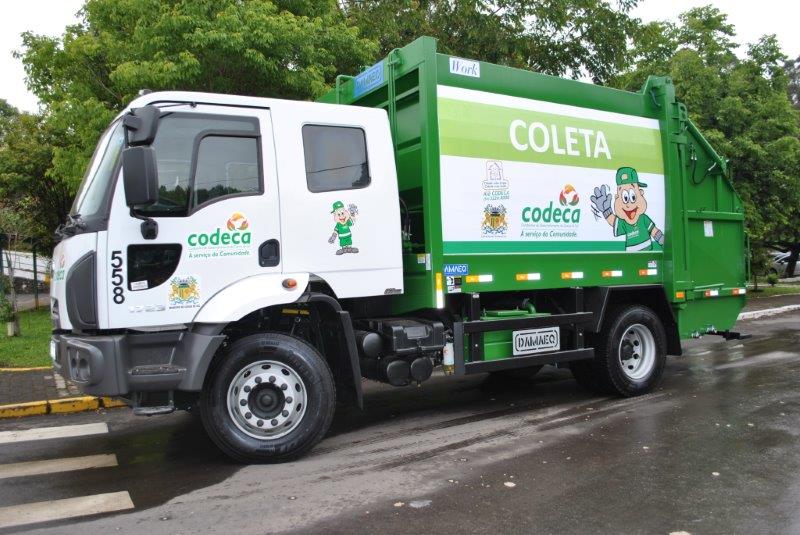  Codeca adquire caminhões compactadores para coleta seletiva e orgânica