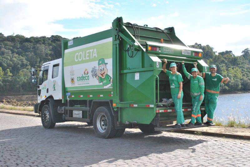  Caminhões compactadores otimizam a coleta de resíduos seletivos e orgânicos 