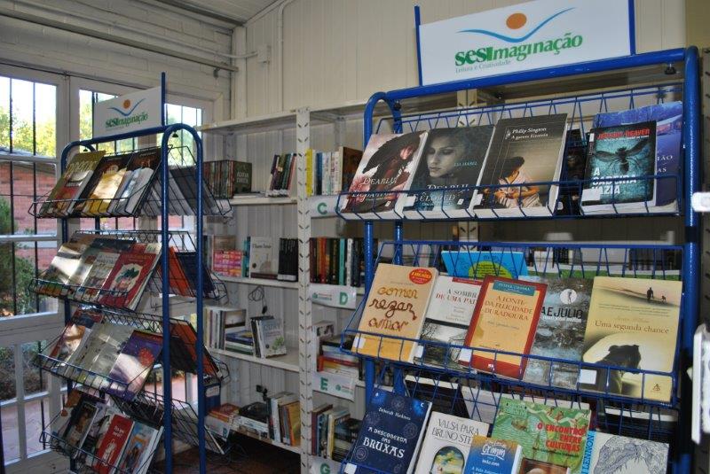  Codeca reativa biblioteca interna com mais de 680 títulos  