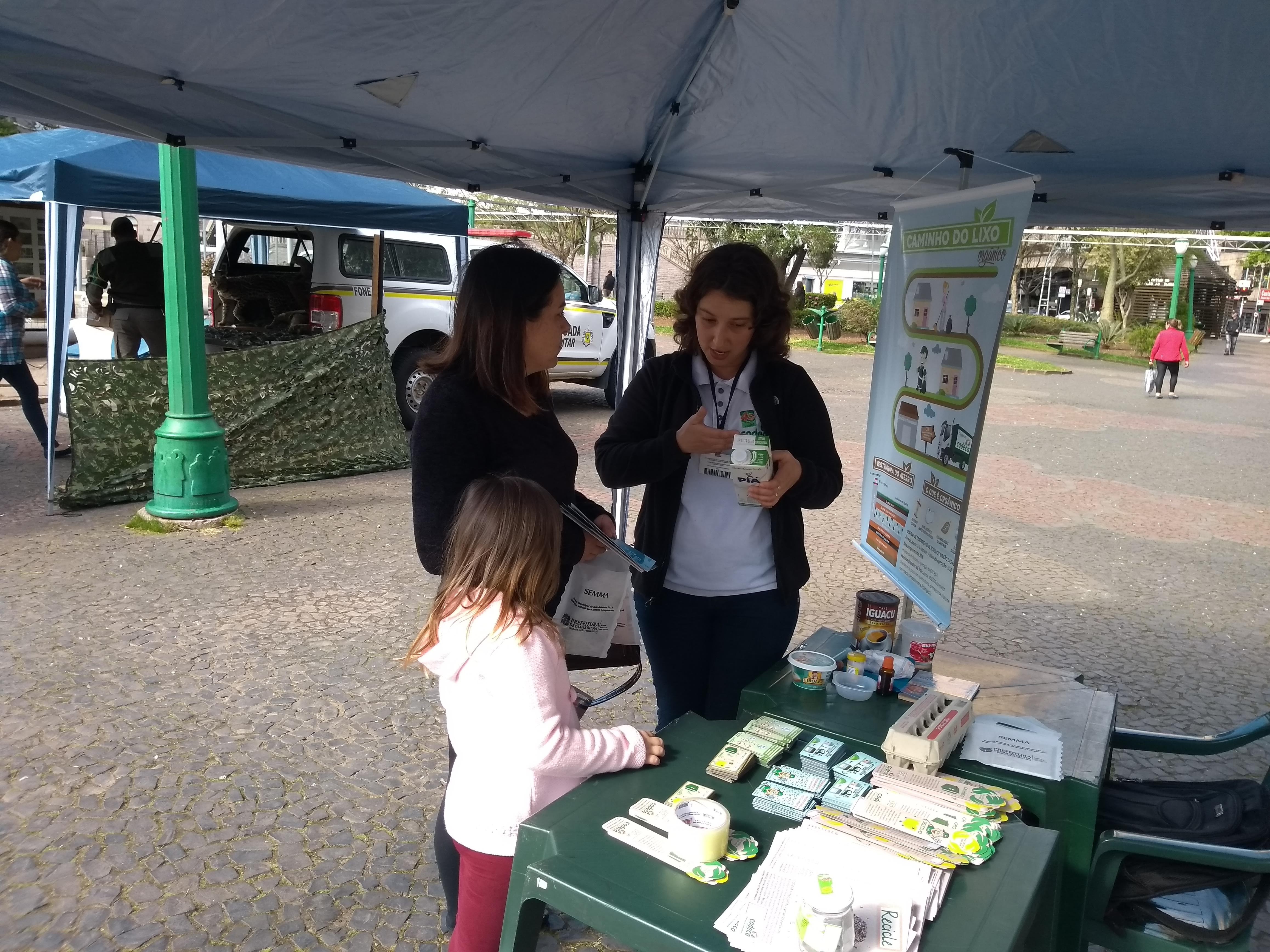  Codeca participa da Semana do Meio Ambiente na praça Dante