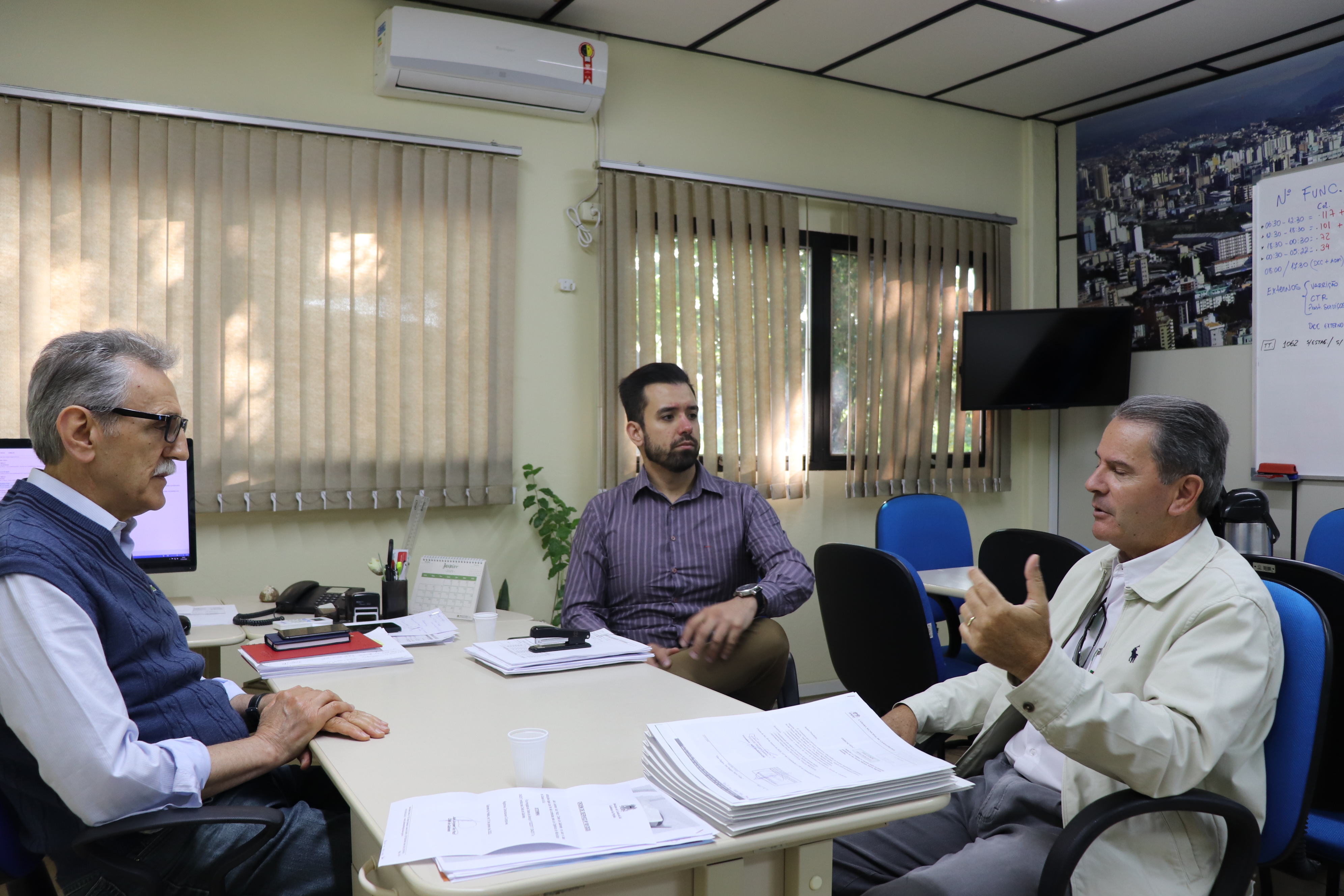  Presidência da Codeca recebe visita de ex-prefeito caxiense