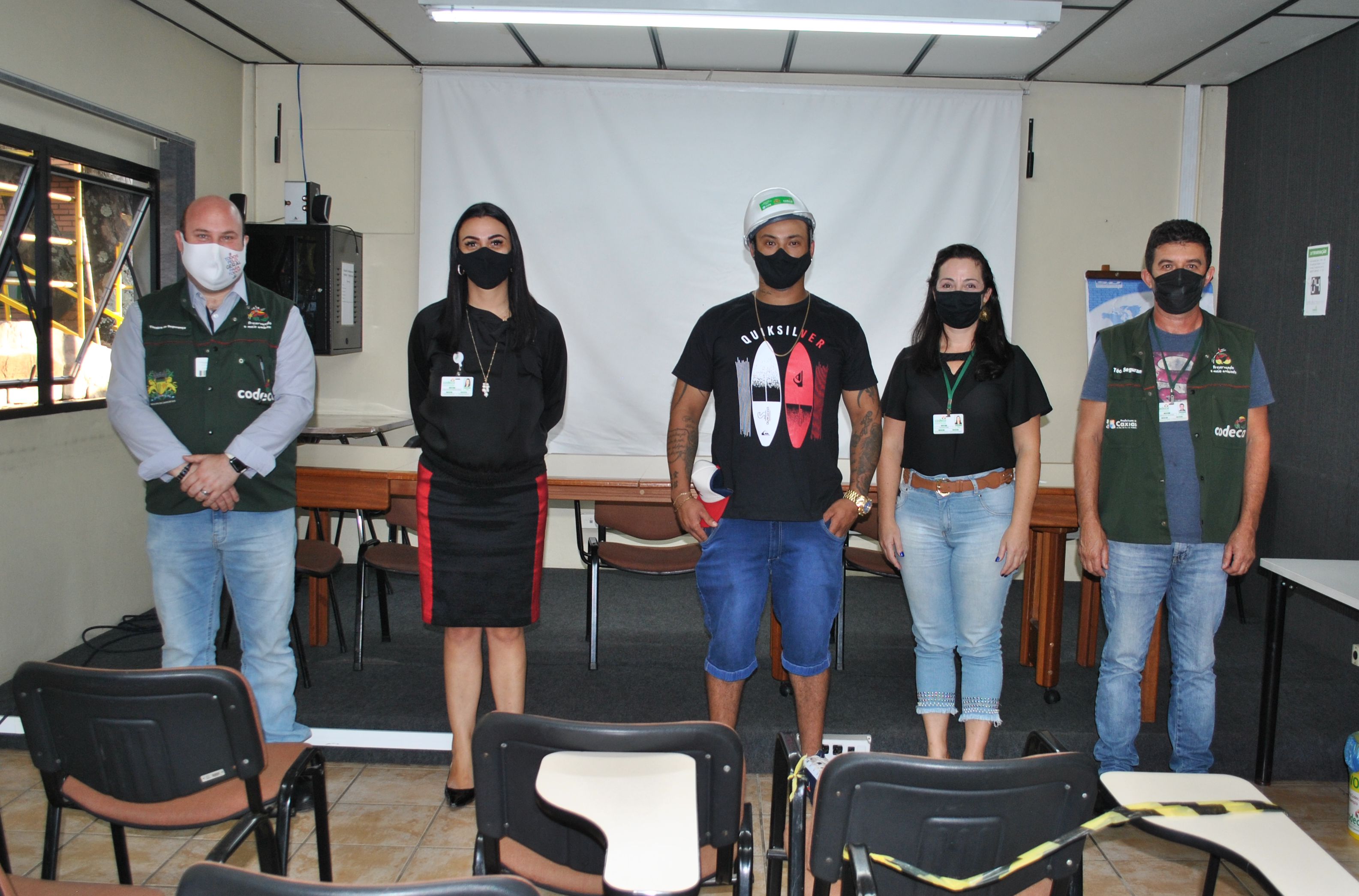  Presidente empossa, simbolicamente, os novos membros da Cipa, gestão 2021-2022