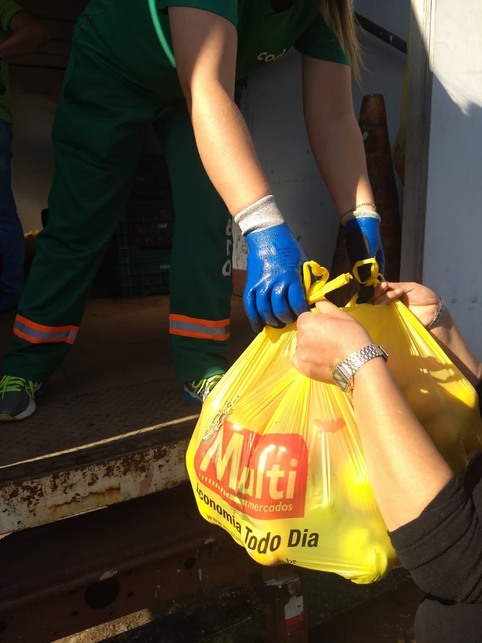  Troca Solidária beneficia mais de 1,6 famílias em um mês