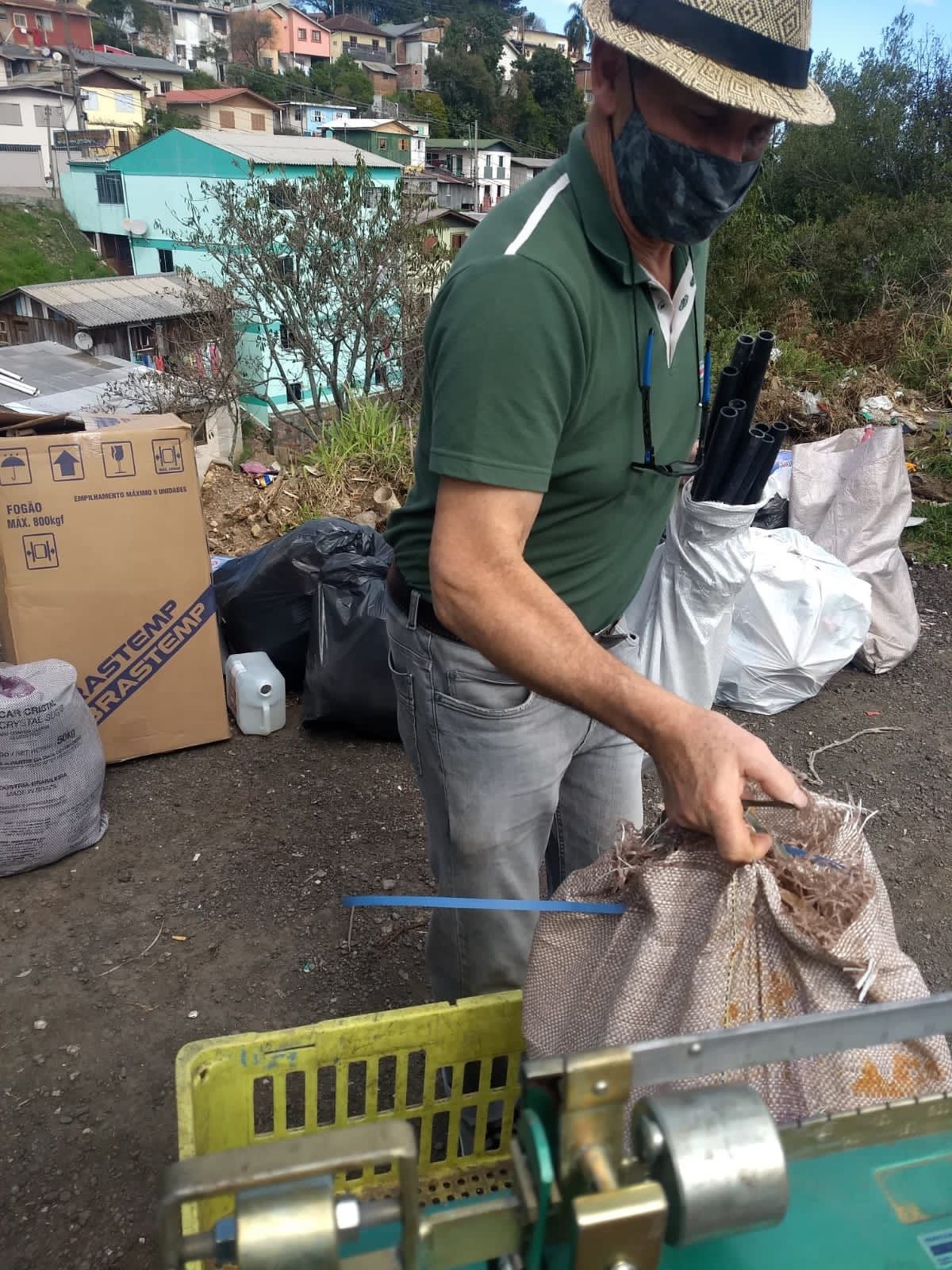  Troca Solidária beneficia mais de 1.200 famílias em agosto