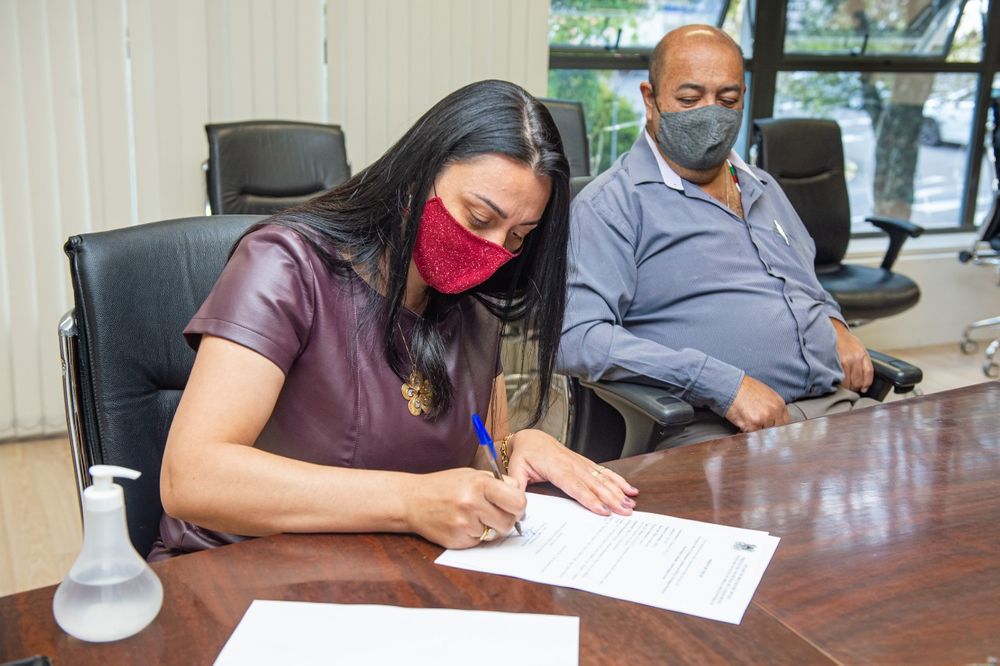  Assinada a ordem de início da pavimentação da rua Orlando Adamatti