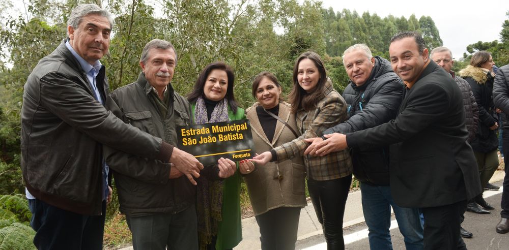  Prefeito Adiló entrega quatro obras de asfaltamento feitas pela Codeca