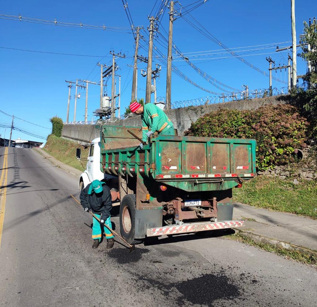  Codeca intensifica Operação Tapa-Buracos após fortes chuvas da última semana