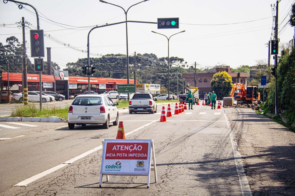  Codeca realiza obra no acesso ao bairro Serrano