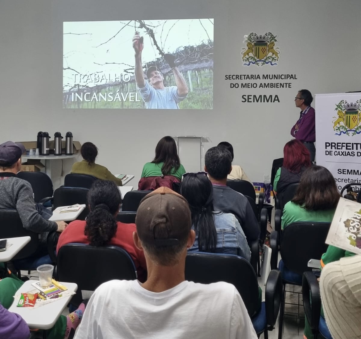  Equipes de Varrição da Codeca recebem treinamento voltado ao atendimento ao turis