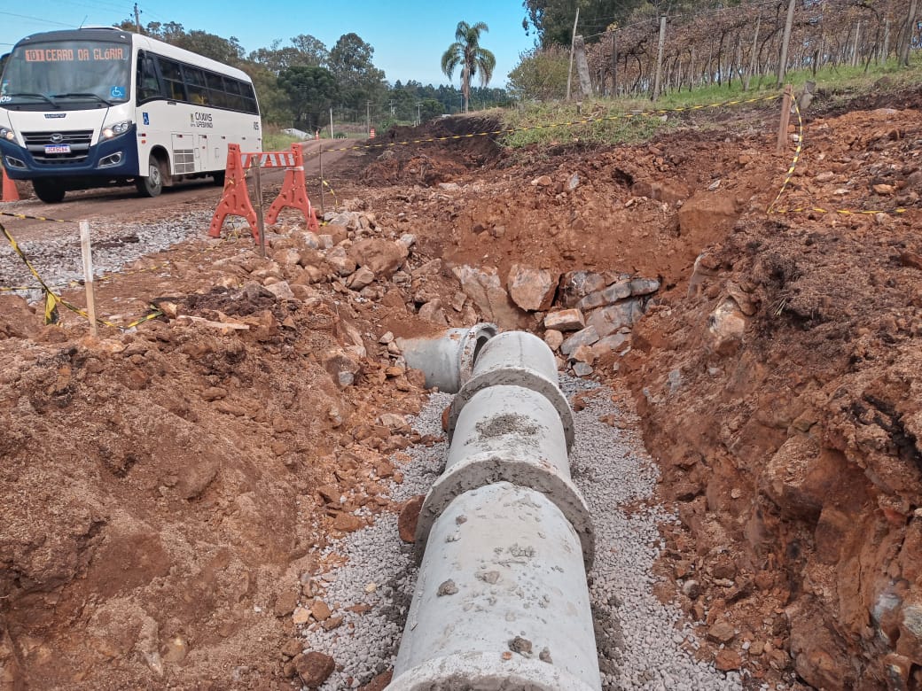  Codeca começa a asfaltar mais um trecho da Estrada 306, no Cerro da Glória