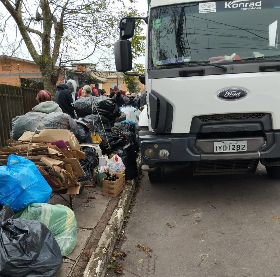  Troca Solidária beneficia 426 famílias e recolhe 13,2 mil quilos de resíduos 