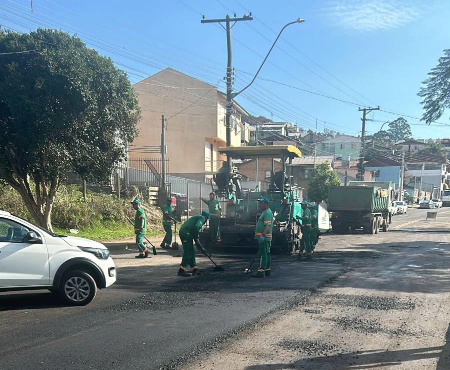  Codeca utiliza 487 toneladas de asfalto em 10 dias para consertar vias