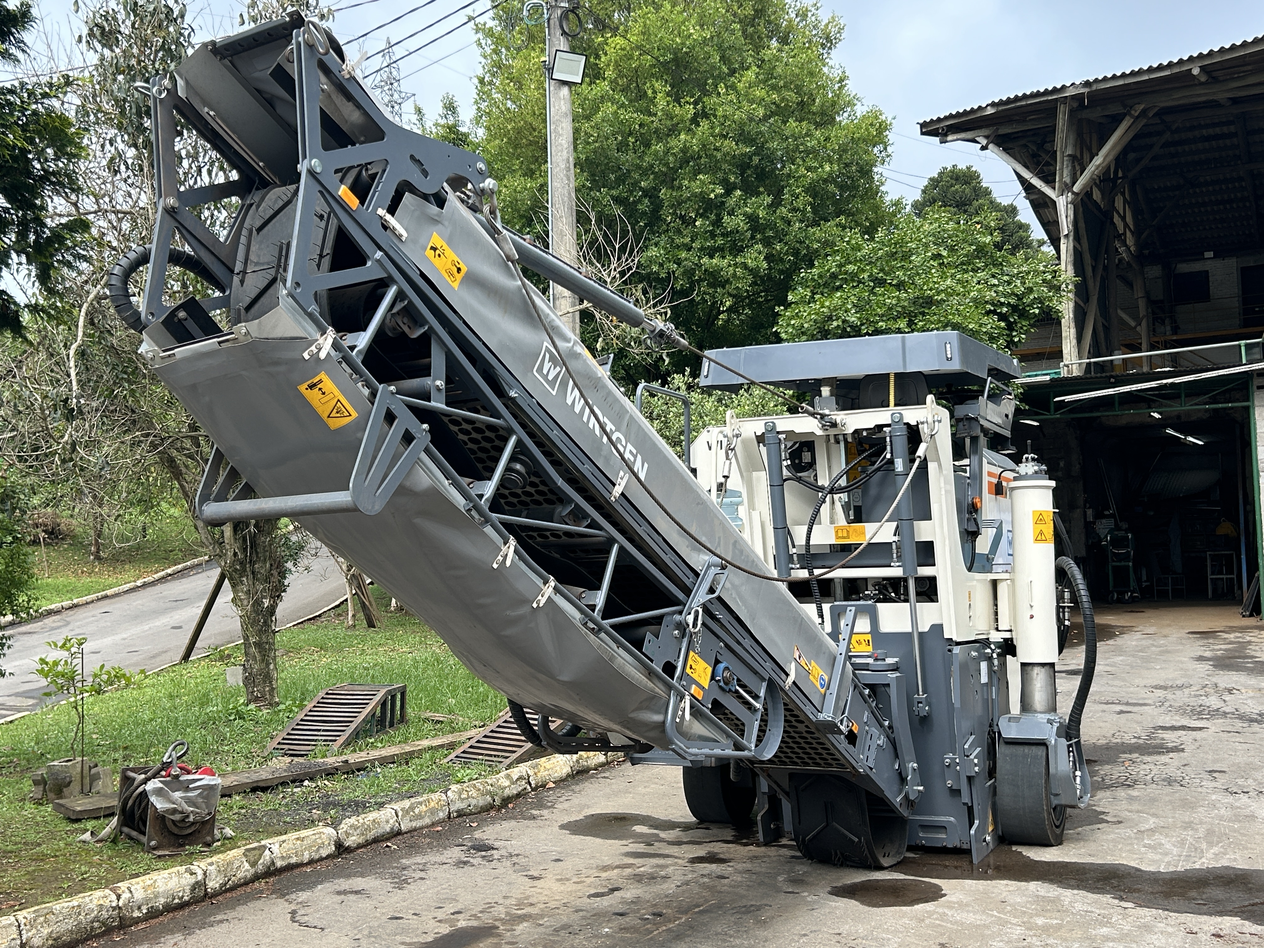  Codeca passa a ter fresadora de asfalto