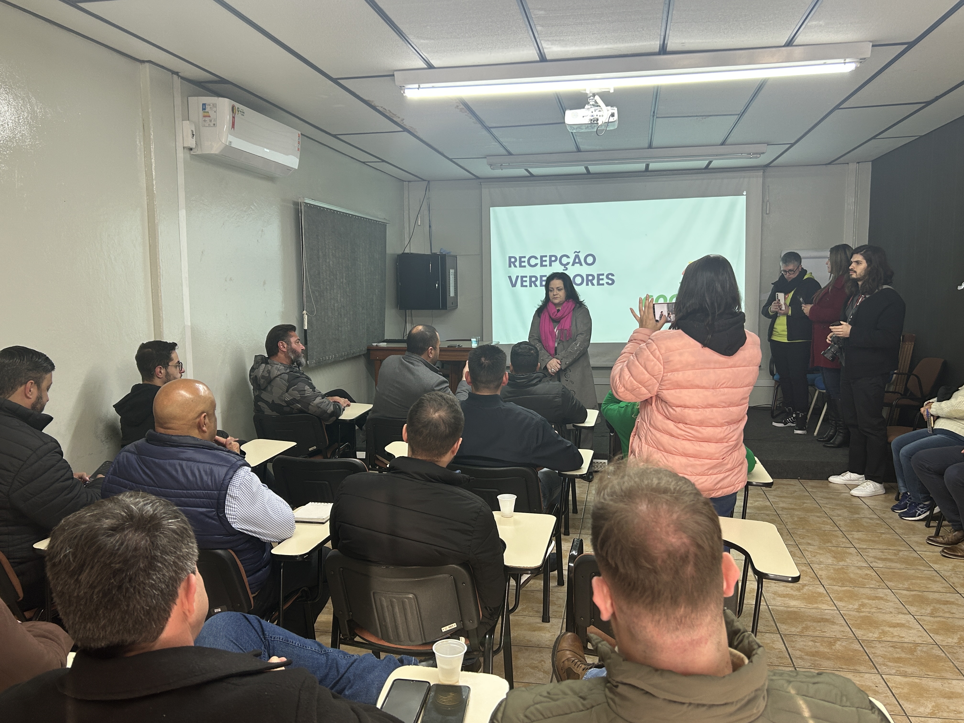  Codeca recebe comitiva da Câmara de Vereadores