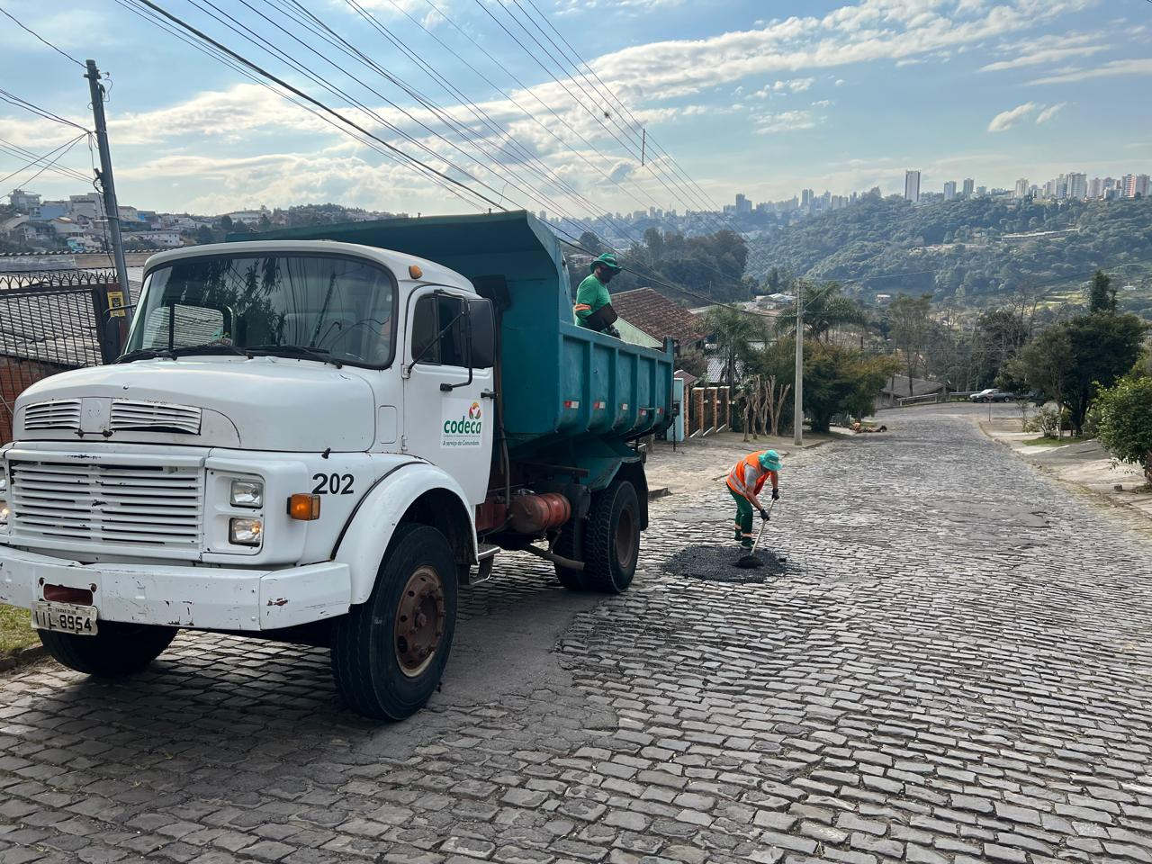  Codeca utiliza 70 toneladas de asfalto em operações tapa-buracos 