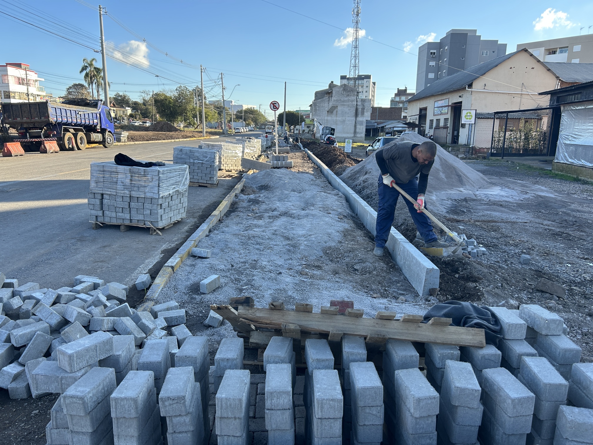  Seis vias têm bloqueio parcial de trânsito para obras da Codeca 