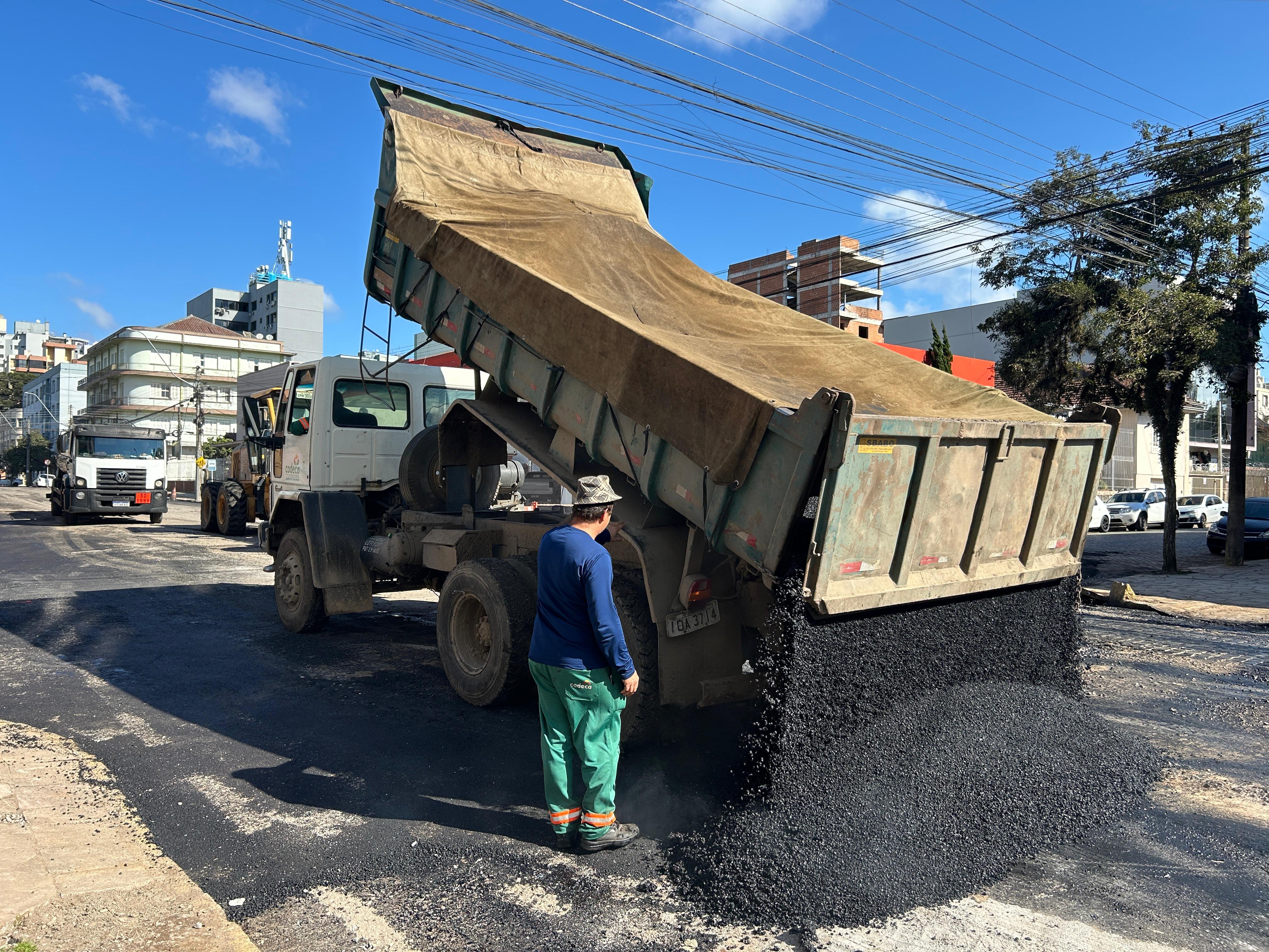  Codeca finaliza repavimentação de trecho da Rua Dr. Montaury