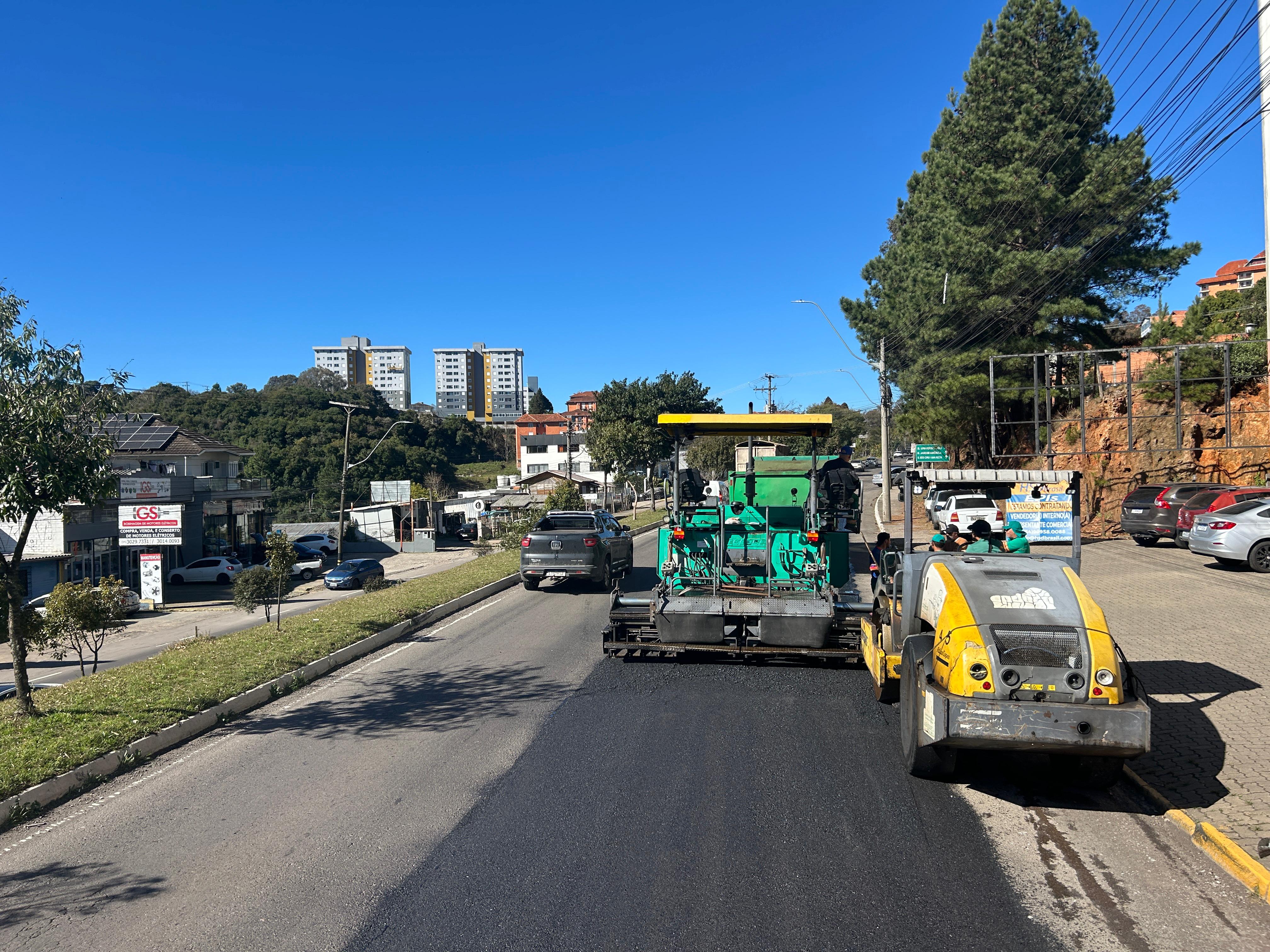  Equipes da Codeca atuam na melhoria das vias urbanas