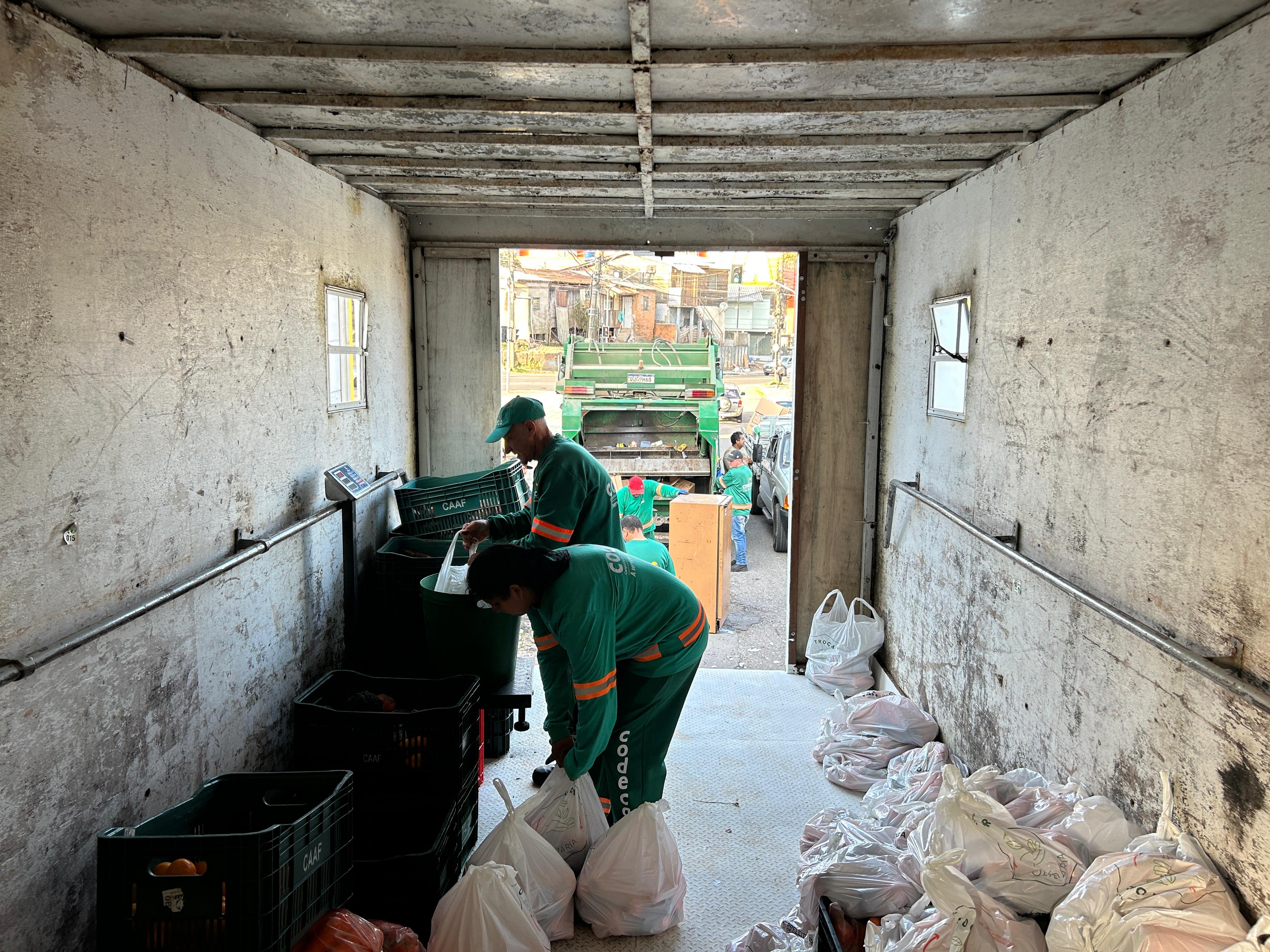  Mais de 19 toneladas de alimentos foram distribuídas pelo Troca Solidária em novembro