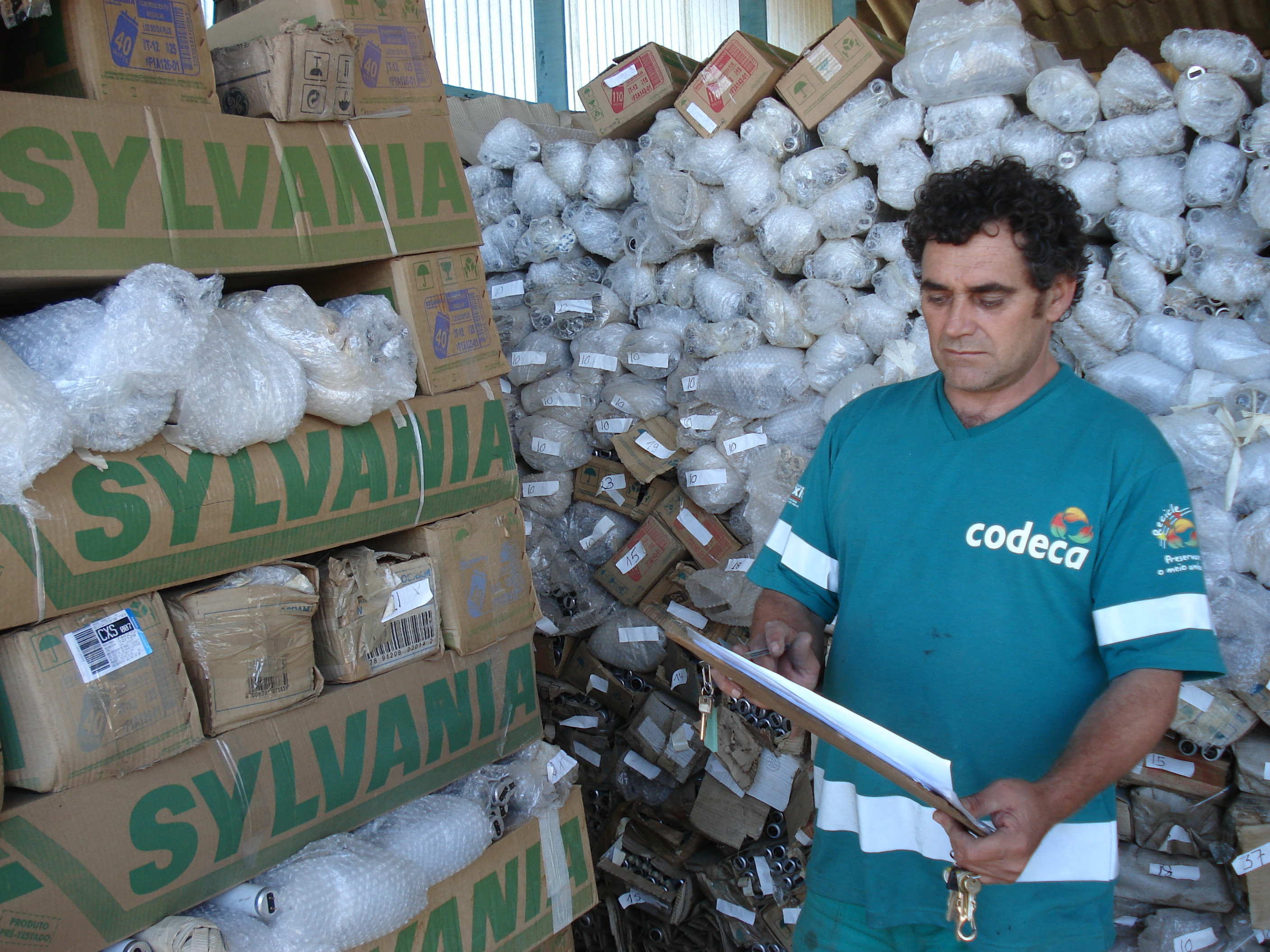  Instituições são certificadas por descontaminar lâmpadas