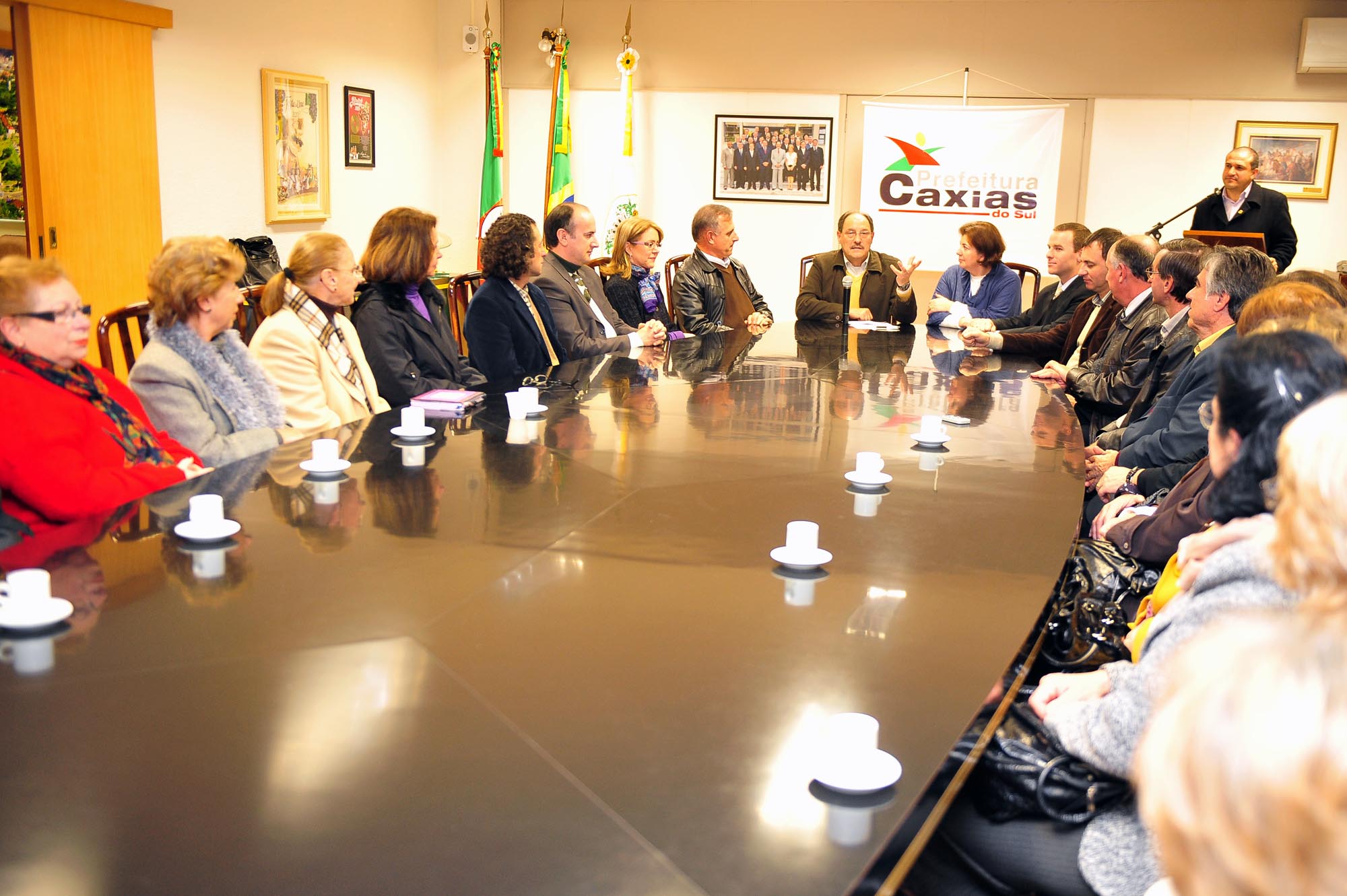  Prefeito Sartori sanciona Lei que cria o Banco do Vestuário