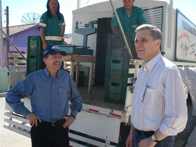  Frei Jaime Bettega conhece de perto Programa Troca Solidária