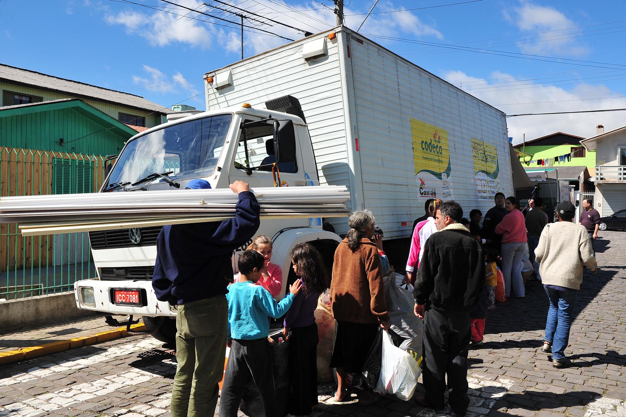  TROCA SOLIDÁRIA: MAIS DE 1 TON DE RESÍDUOS RECOLHIDOS NO 1º DE MAIO