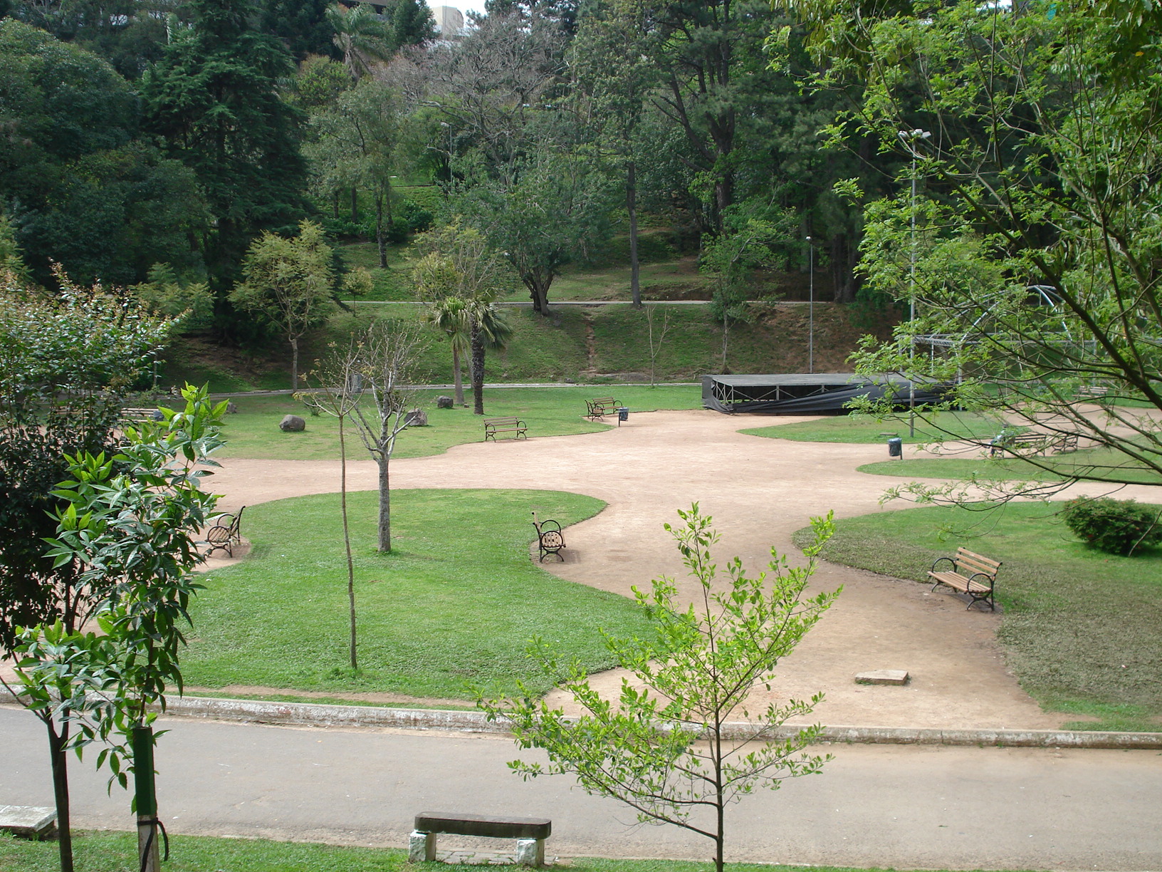 CODECA RECOLHE 150 SACOS DE LIXO NO PARQUE DOS MACAQUINHOS