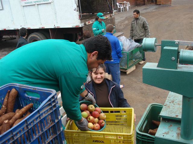  Senador Paulo Paim destaca Programa Troca Solidária durante pronunciamento