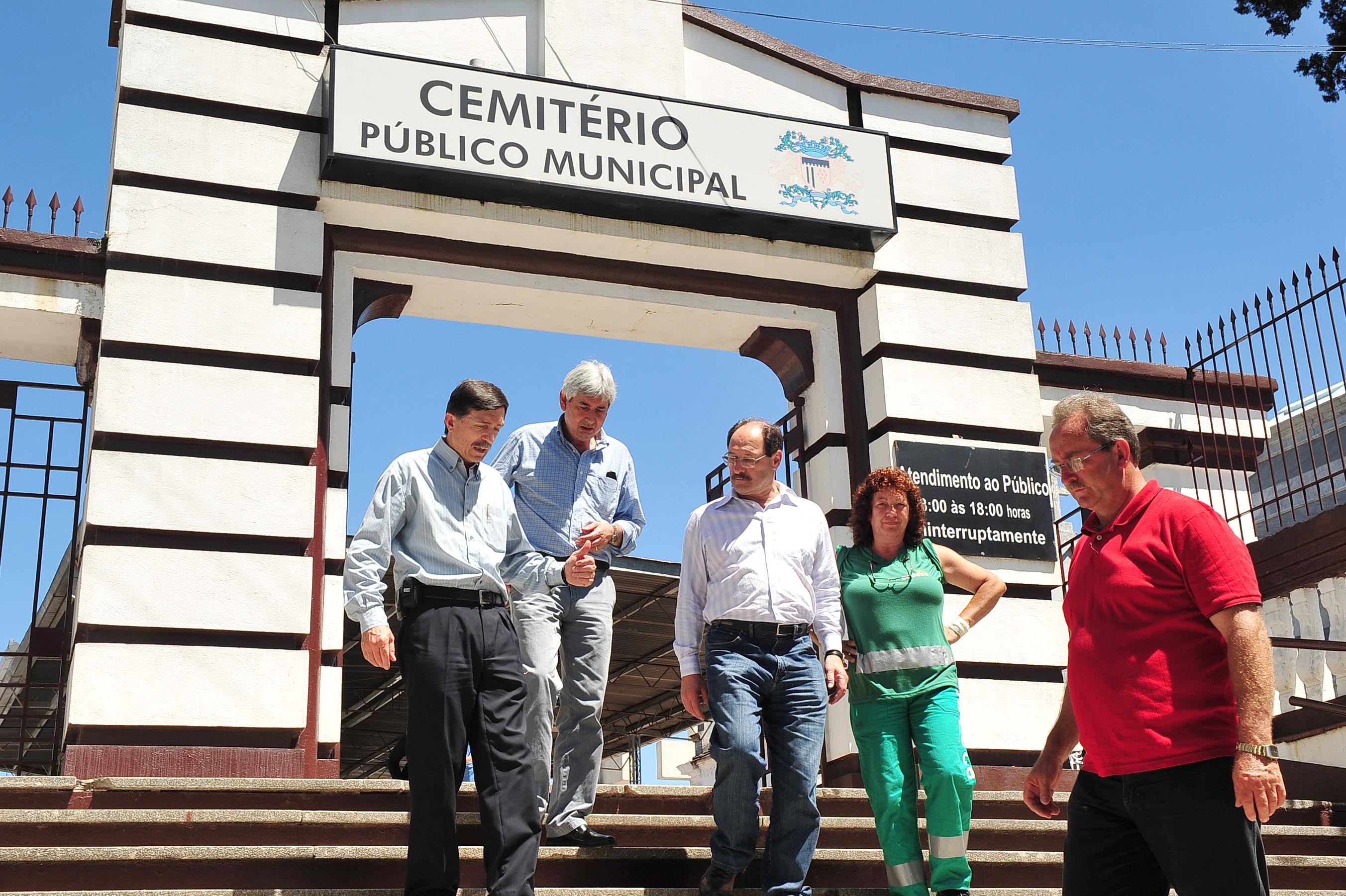  Diretor da CODECA acompanha visita do Prefeito a cemitérios públicos