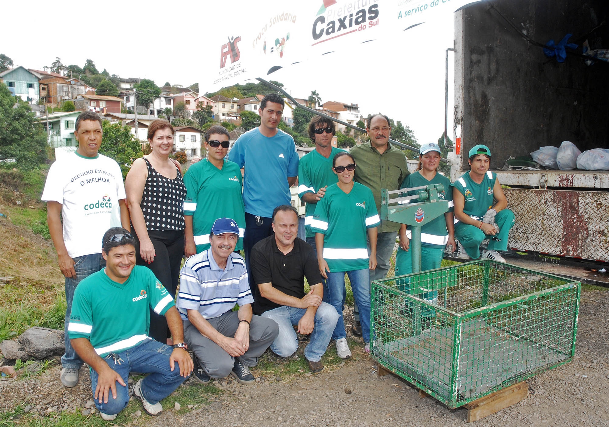  TROCA SOLIDÁRIA MOBILIZA MORADORES DA REGIÃO DO RIZZO