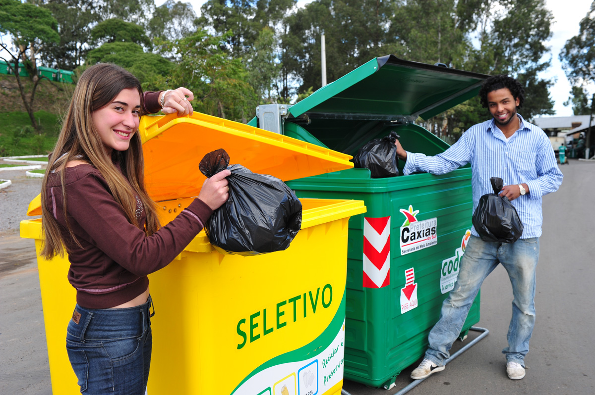  PREFEITO CONQUISTA TROFÉU EMPREENDEDOR COM PROJETOS DA CODECA