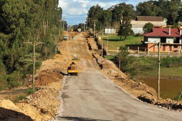  Avançam obras de pavimentação da rua Atílio Andreazza 