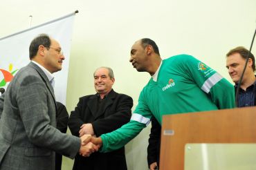  Prefeito assina repasse de R$ 3,8 milhões à CODECA