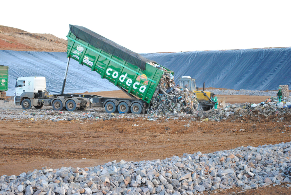  CODECA RECEBE ESTUDANTES DE ENGENHARIA AMBIENTAL DA UNESC 