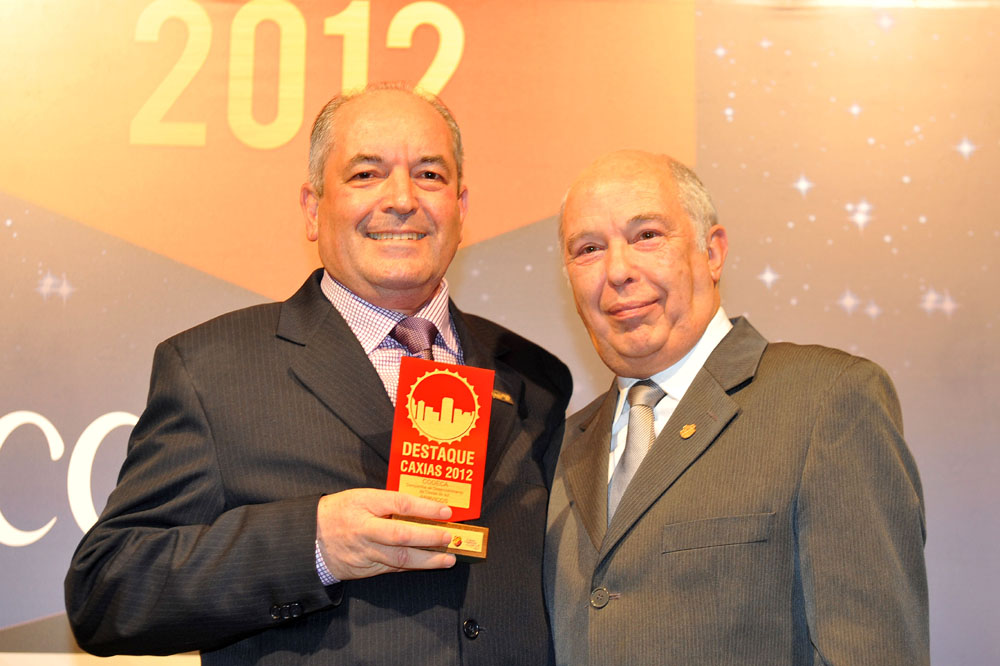    CODECA RECEBE TROFÉU DESTAQUE 2012 NA CATEGORIA SERVIÇOS