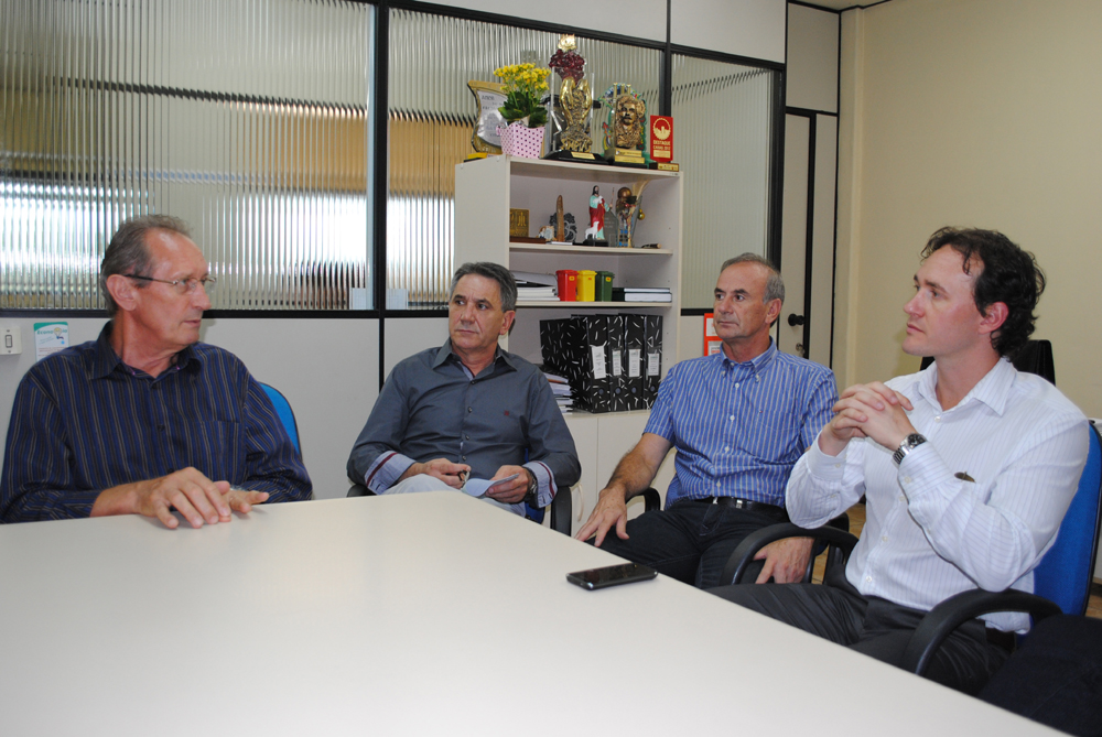  Nova diretoria recebe visitas