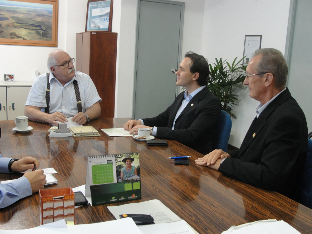  Presidente da Codeca e Vinicius Ribeiro pedem autorização do Estado para implantar a capina orgânica